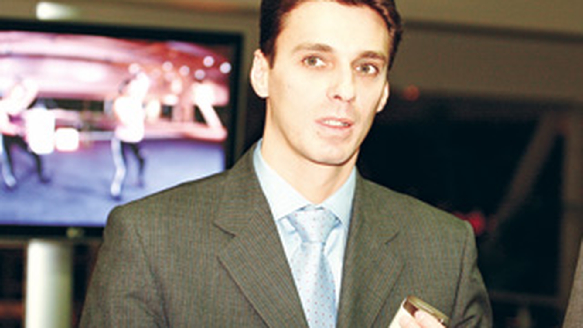 Mircea Badea, atacat de un caine chiar in fata casei sale! "Statea exact in dreptul usii. Si se repede direct in mine"