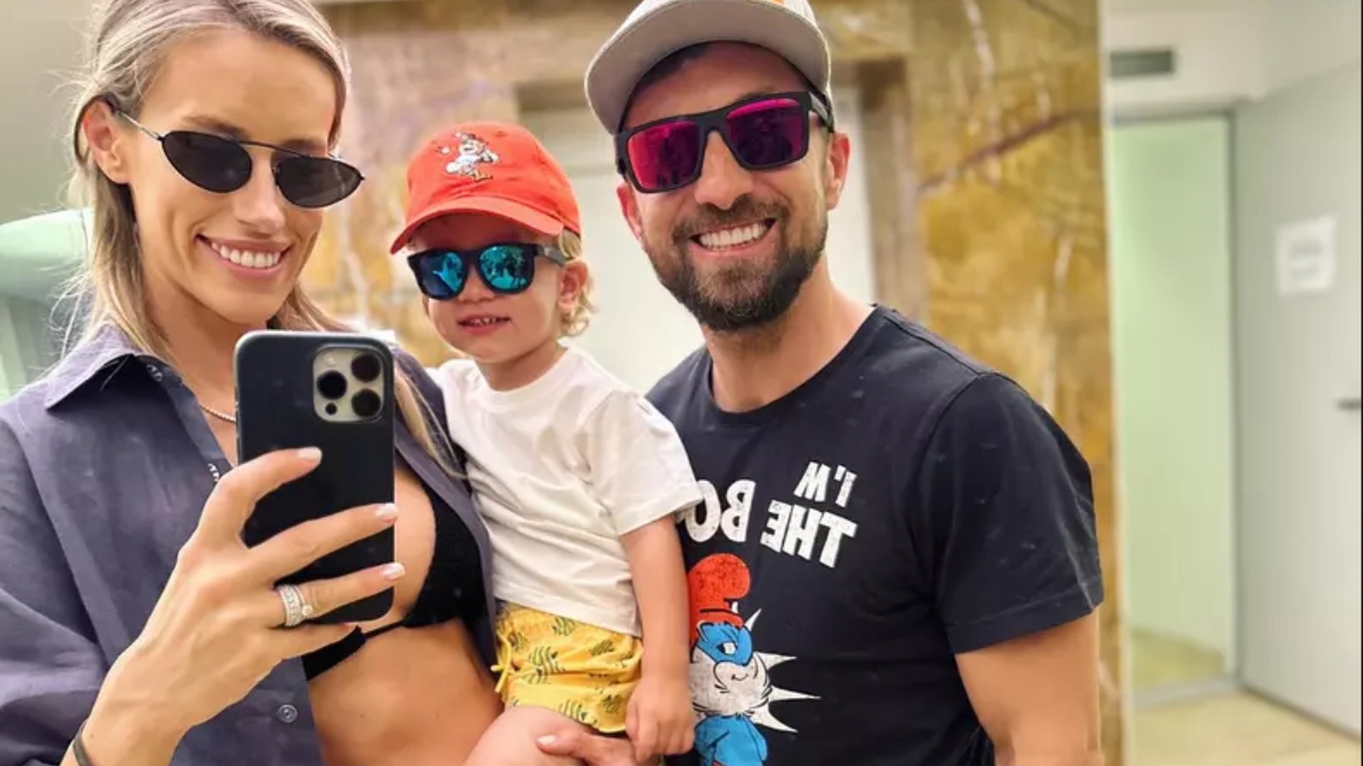 Situaţie ireală cu bona aleasă de Dani Oţil pentru Tiago: "Omul a ieşit din baie cu capul în flăcări"