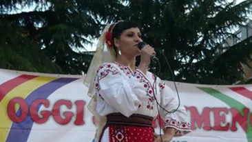 Consiliera ministrului Botis e cantareata de muzica populara