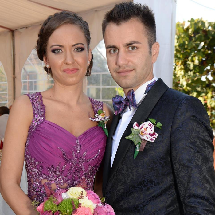 Raluca şi Victor Dincă au devenit părinţi de fetiţă în urmă cu două luni. Sursa foto: Facebook