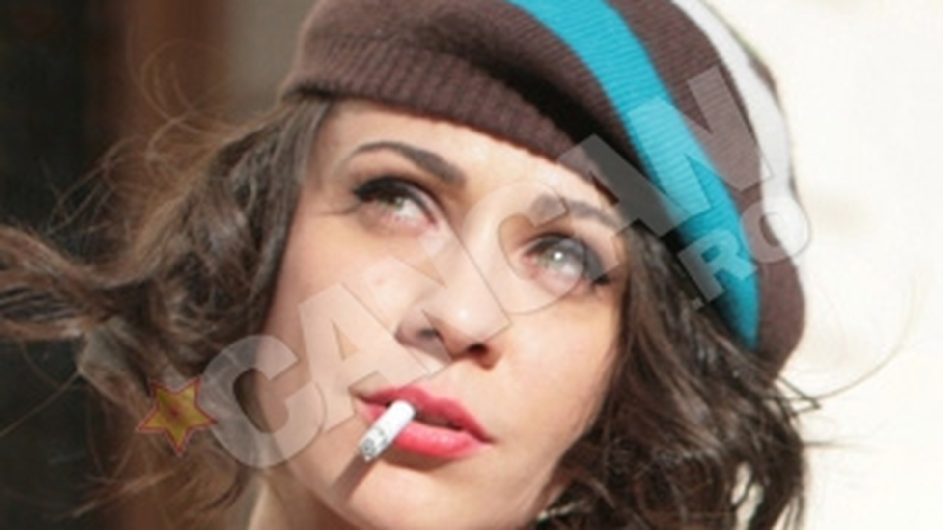 Ce s-a ales de tanara fitoasa din Casa "Big Brother"?  Andreea s-a facut bruneta, a fost logodita cu Bendeac si s-a apucat de teatru!
