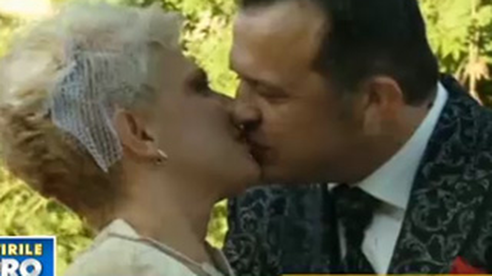 Imagini cu Teo asa cum n-ai mai vazut-o niciodata! Uite cat de hotarat a spus "DA" si cu cata pasiune si-a sarutat sotul