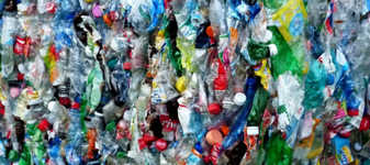 Compania pe PRIMUL LOC la poluare și-a RETRAS obiectivul privind sticlele reutilizabile. Ce obiectiv avea până în 2030