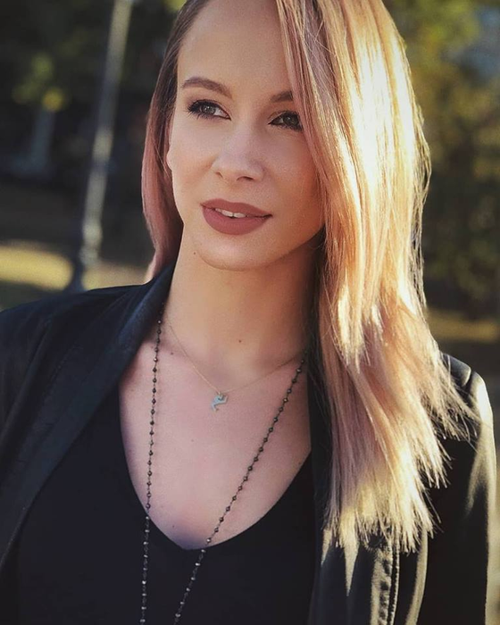 Sandra Izbașa, apariție sexy în noaptea de Halloween! S-a costumat în Black- Cat