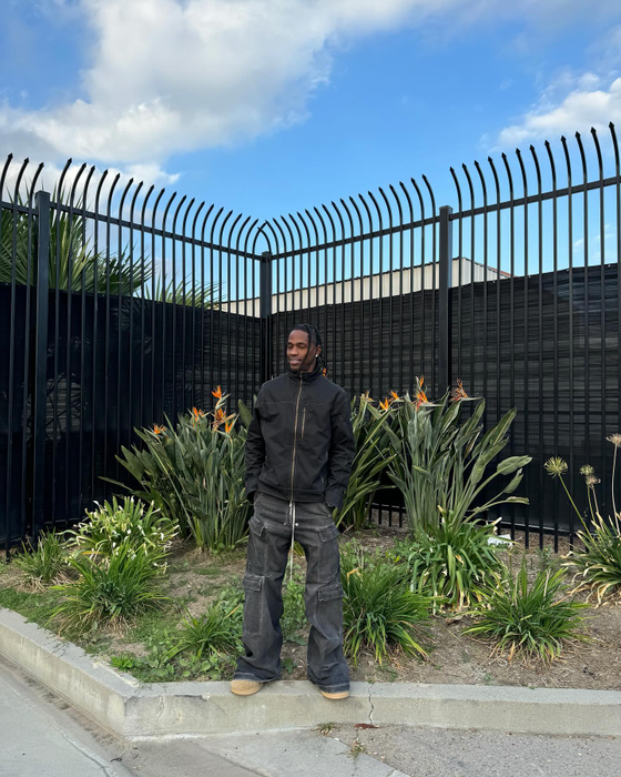 Travis Scott, artistul de 2.5 milioane de euro adus de Selly în România, va concerta la BEACH, PLEASE! între 10-14 iulie (Foto: Instagram)
