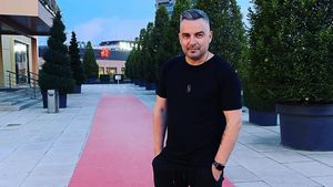 Marius Buga a fost arestat preventiv pentru 30 de zile. Jurnalistul de la Pro TV este acuzat că ar fi abuzat un minor