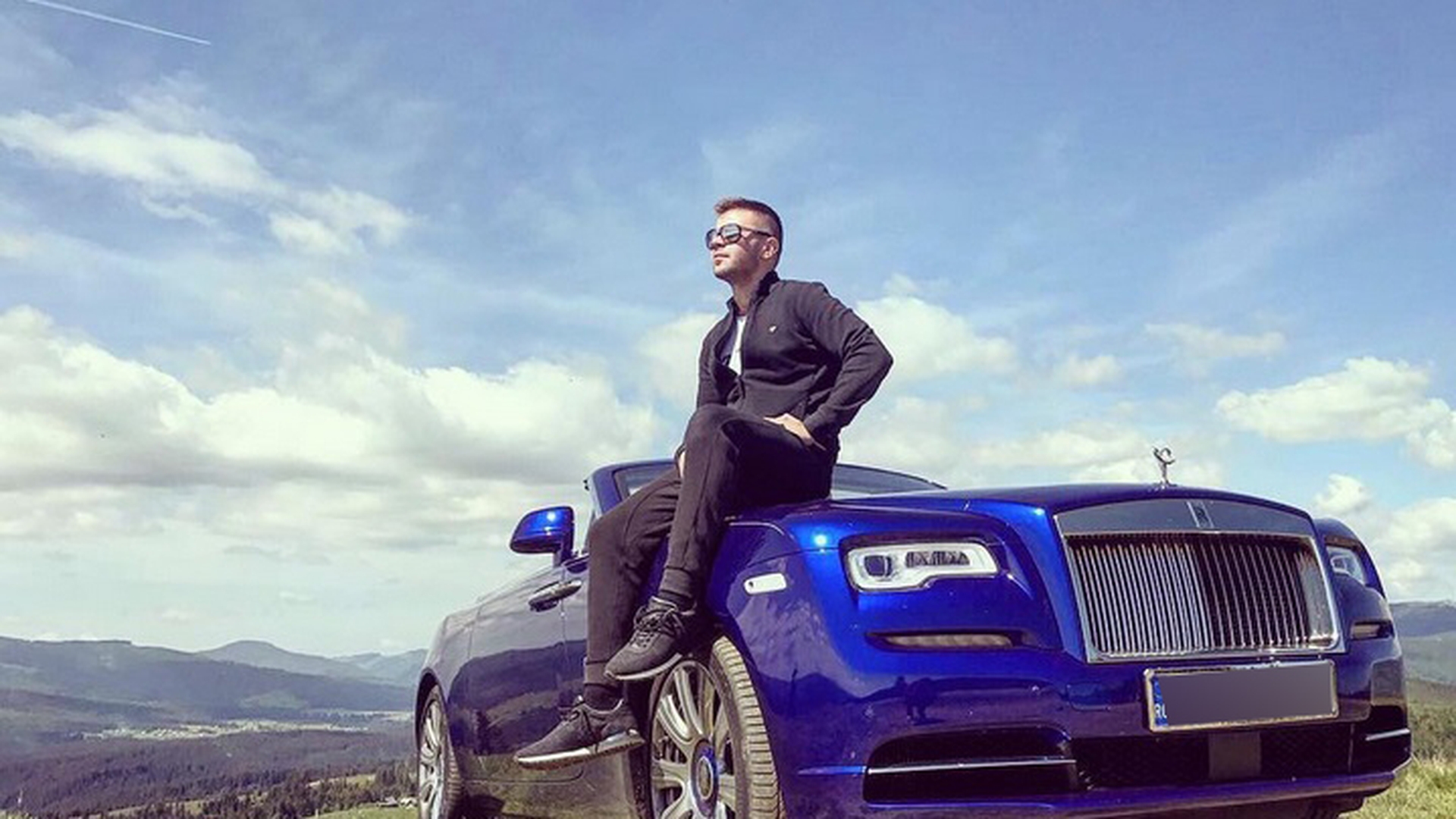 Cine este românul care şi-a comandat un Aston Martin de… 3 mil €!!! ”Prinţişorul imobiliarelor” are maşini de 1,5 mil € în garaj,  dar nu se opreşte din cumpărături