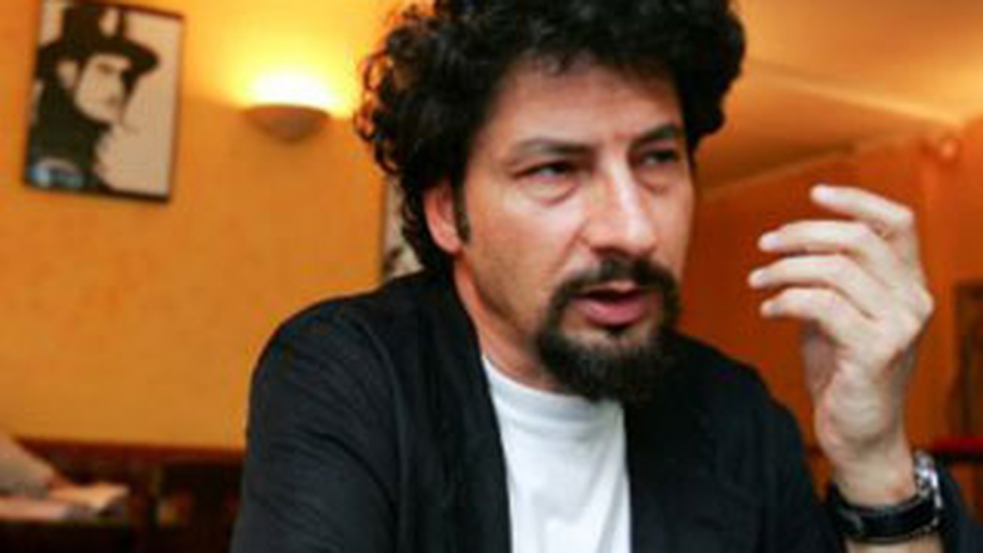 Regizorul Radu Mihaileanu: "Castigati mai mult decat bugetul unei tari africane, ce inseamna pentru voi inca 30 de zile de hotel?"