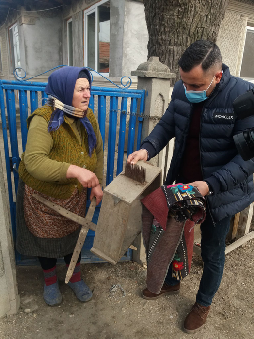 Localnicii donează obiecte inedite pentru muzeul din sat