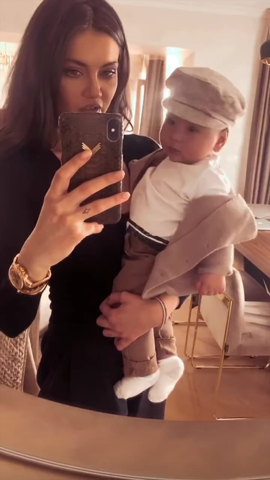 Christina Ich a publicat o filmare adorabilă cu băiețelul ei! Seamănă Noah mai mult cu vedeta sau cu Alexandru Pițurcă?