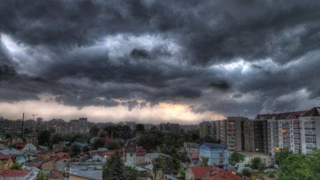A fost emis COD GALBEN de furtună şi grindină!