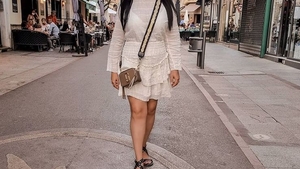 Oana Roman uimește din nou. Vedeta le explică fanilor cum se mănâncă icrele negre. FOTO