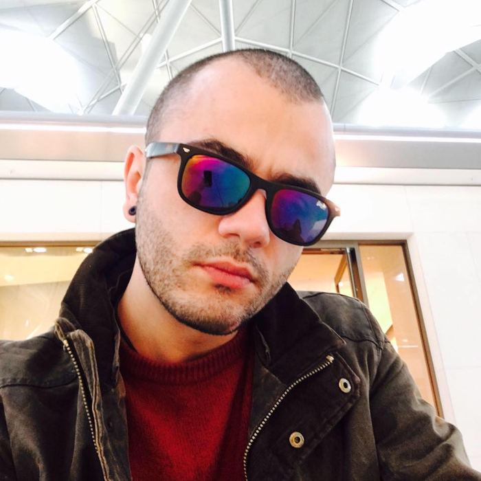 Igor seamănă izbitor cu fratele său, Vladimir