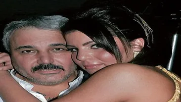 Fata lui Sile Camataru face pe Cupidon. Uite ce face pentru a-si ajuta prietenele!