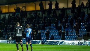 Spectatorii revin pe arenele de fotbal din Anglia