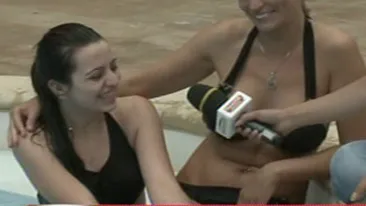 Blonda lui Iri ii face reclama surorii sale! Am adus-o la Bucuresti! A venit si ea sa agate baieti!