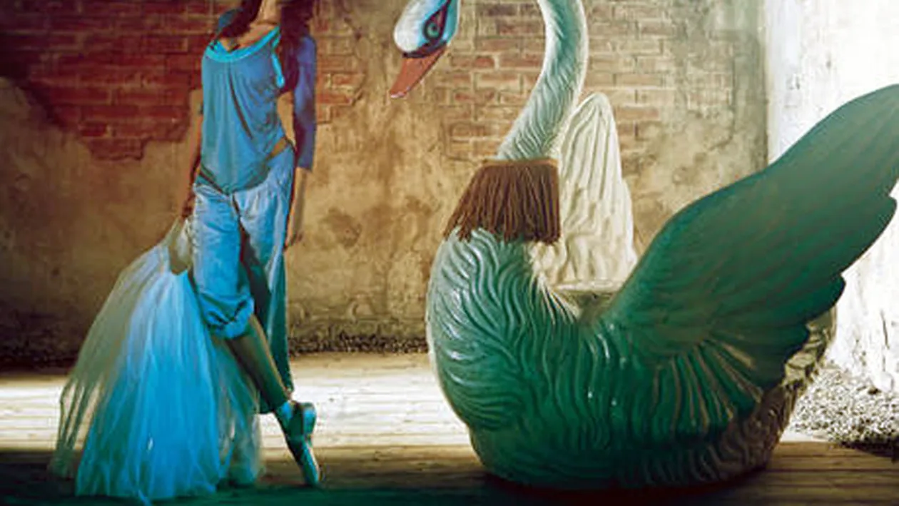 Madalina Ghenea, iubita romanca a lui Leonardo DiCaprio, superba in reclama pentru tinute de dans