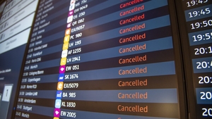 Un important aeroport din Europa anunță că zeci de zboruri vor fi anulate luna viitoare din cauza unor greve
