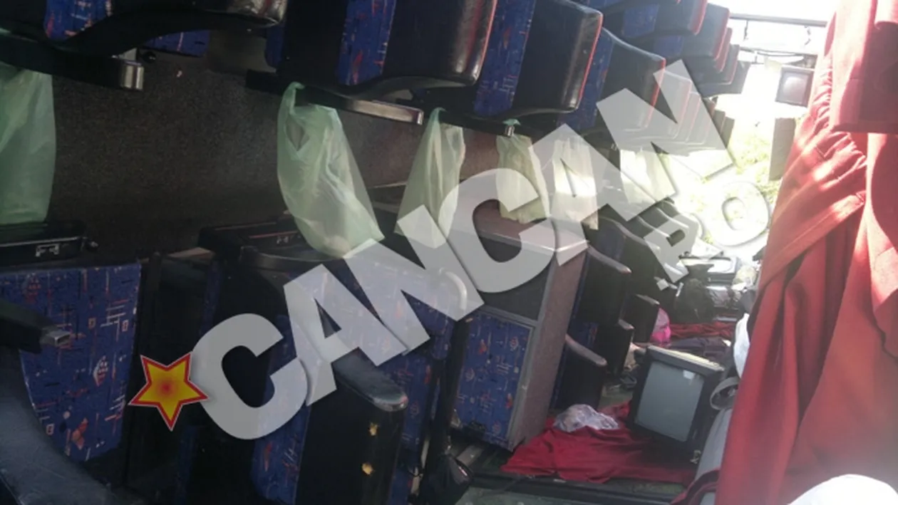 Teribil accident pe DN 67 din Mehedinti! Un autocar cu adolescenti din Serbia s-a rasturnat!