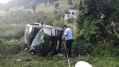 Accident șocant în Bistrița în această dimineață! Mama a trei dintre copiii aflați în mașină a murit