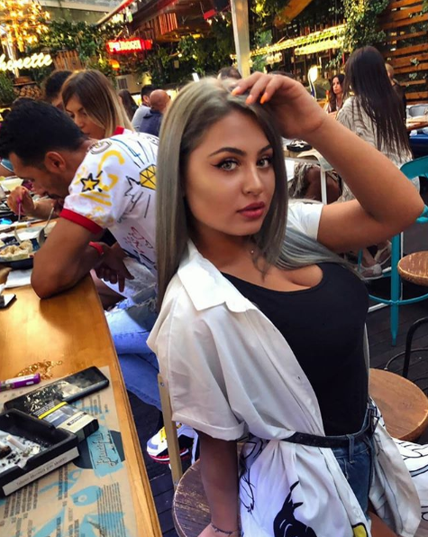 Plușica de la Puterea Dragostei, sexy pe litoral! Blondina a slăbit și arată spectaculos