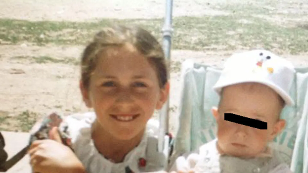 Nu o sa ghicesti niciodata cine e fetita timida din poza! Indiciu: a vazut-o toata tara facand scandal la televizor!