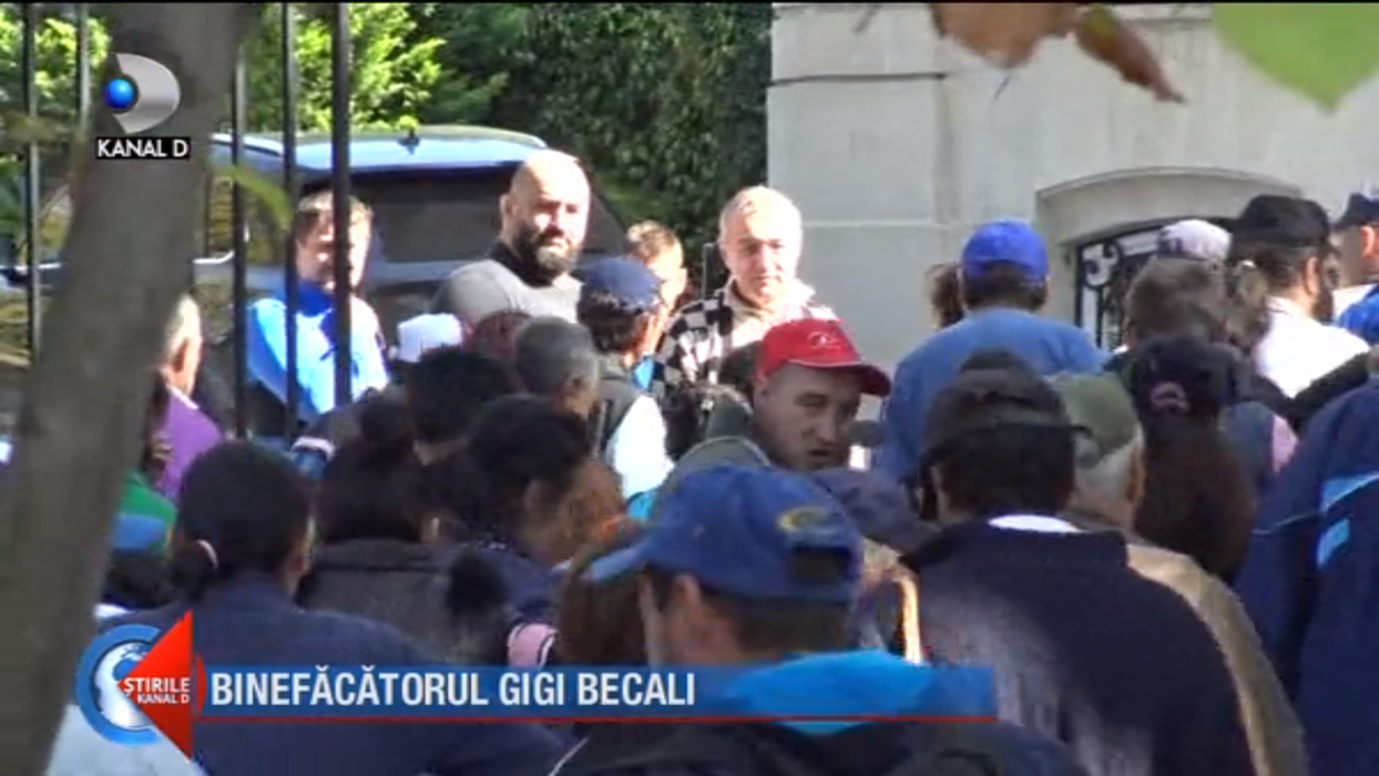 Imagini fabuloase! Câți lei i-a dat Gigi Becali acestui băiețel cu handicap