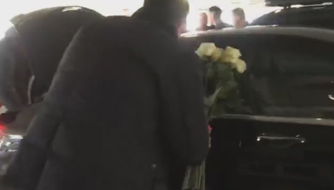 Gest sfâşietor făcut de Simona Halep pe aeroport! Extenuată şi dezamăgită după înfrângerea de la Australian Open, tenismena a clacat şi a făcut praf visul unui copil