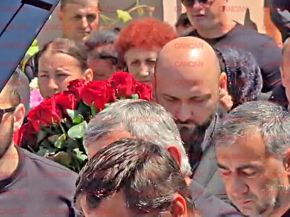 Alex Marcu, ultimul gest romantic pentru Teodora, în ziua înmormântării! Toți s-au uitat muți la el