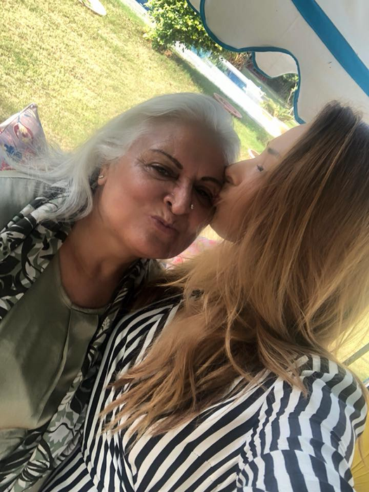 Salman Khan o ajută pe Iulia Vântur în cariera ei din India. Gestul făcut de celebrul actor pentru iubita lui româncă
