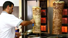 Clienții sunt speriați. S-a descoperit carne de cal în șaorma! Unde s-a întâmplat