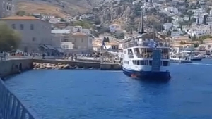 Locul din Grecia care nu este aglomerat în vacanța de vară. Este la 45 de minute de Atena