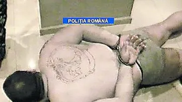 Descinderi in forta la Prahova! Arsenal de razboi in casele romilor