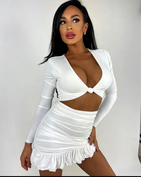 Mădălina, soția românului trecut pe la Inter și AC Milan, făcută praf după ce și-a deschis cont de OnlyFans! Sexy-bruneta se apără: “Nu este nimic greșit” | GALERIE FOTO