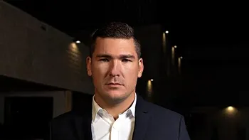 Cum își liniștește Călin Donca copiii în Dubai, în mijlocul bubuiturilor provocate de conflictul din Orient