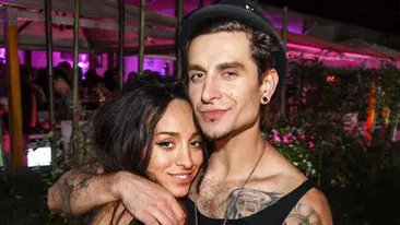 A amanat un concert de dragul lui! Ruby si-a insotit partenerul la prima lui defilare de moda!