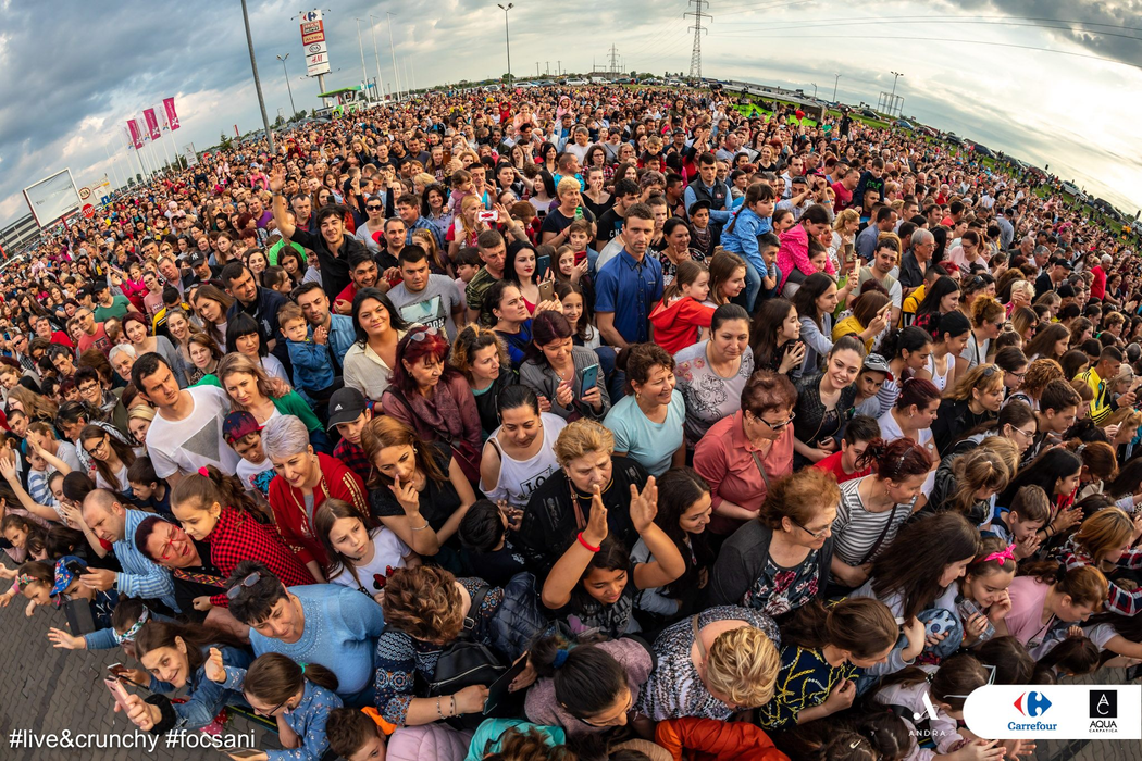 Andra Măruță, scene uluitoare în timpul concertului din Focșani! Ce i-au făcut cei din primul rând