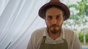 Nu e o glumă! Câți lei costă o porție de piept de pui la grătar cu cartofi prăjiți, în restaurantul lui Chef Foa din București