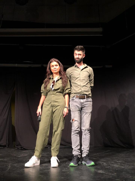 O mai țineți minte pe Ana Maria Georgescu, artista care a lansat melodia “Ochii tăi”? Din ce își câștigă banii în prezent