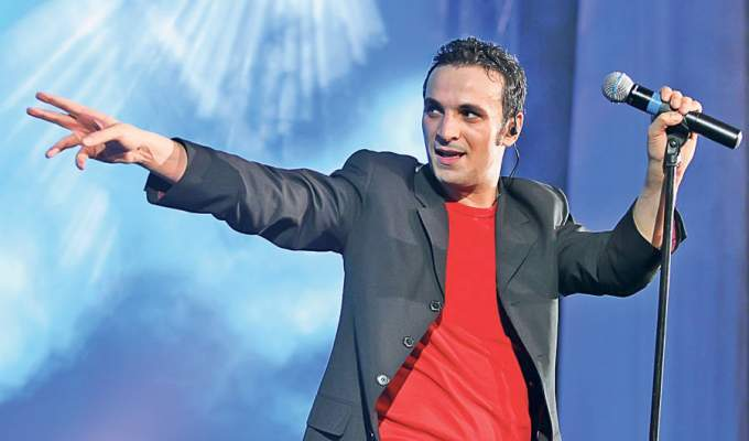 Cristi Enache, solistul Direcţia 5, schimbare radicală de look. S-a tuns zero şi…
