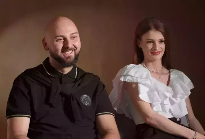Unde se afla fetița Teodorei Marcu când mama ei era înmormântată. Cine are grijă de micuța Emma
