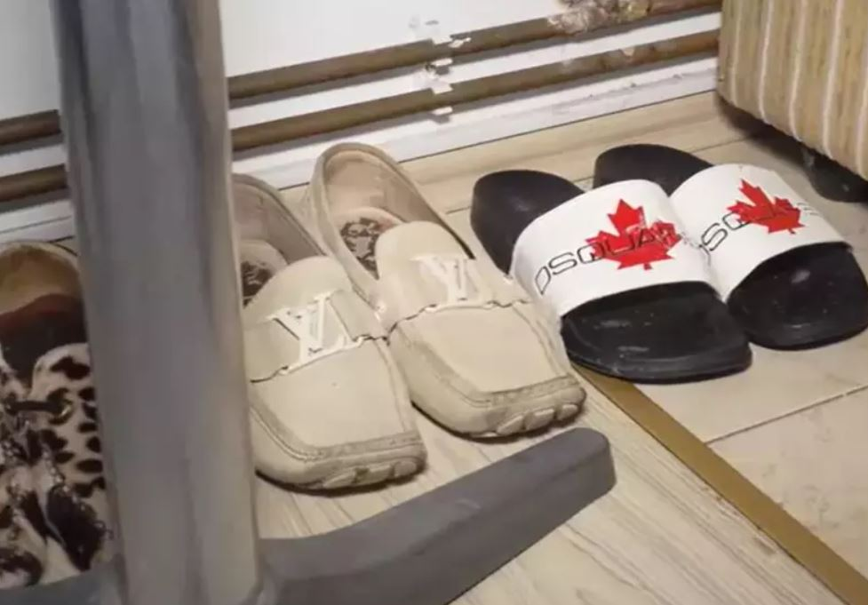 Irinel Columbeanu și-a păstrat accesorii scumpe