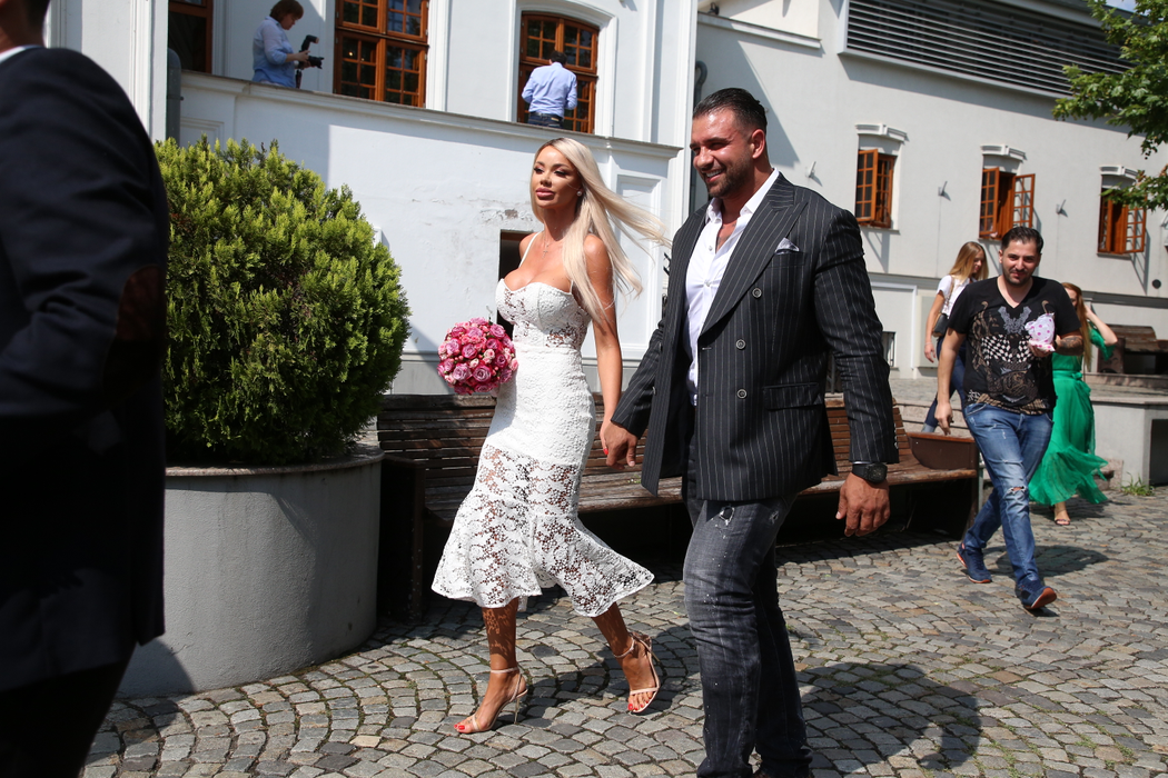Bianca Drăgușanu și Alex Bodi s-au căsătorit pe 1 august