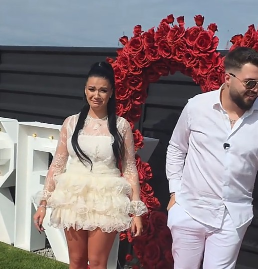 Fiica Sabinei Leonte Alb a fost cerută în căsătorie! Alexia a izbucnit în lacrimi: „Cea mai frumoasă zi”