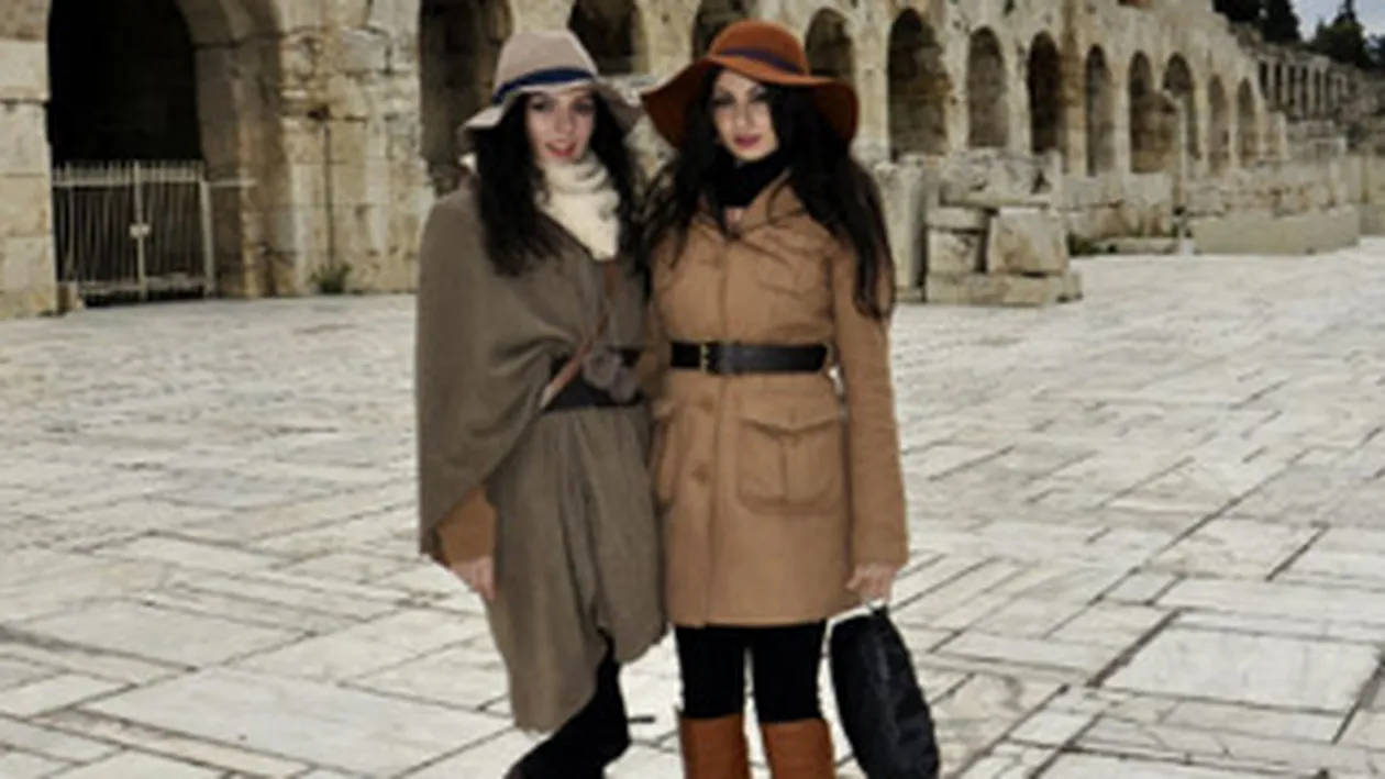 Fetele de la Etnic, blocate in Grecia din cauza grevei!