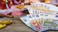 3 cadouri pe care le oferă de Crăciun miliardarii lumii. Pianele au revenit la modă