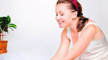 Cum ii masezi spatele bebelusului?