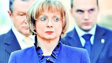 Boc a convocat-o in biroul sau pe Daniela Andreescu, discutia este tensionata