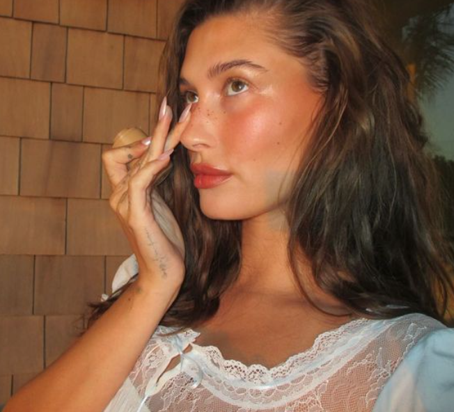 Hailey Bieber