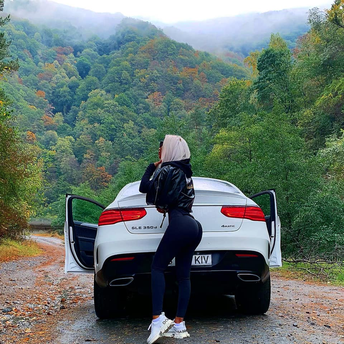 Cum a ajuns Loredana Chivu bombă sexy. Ce ascunde fundul ei bombat